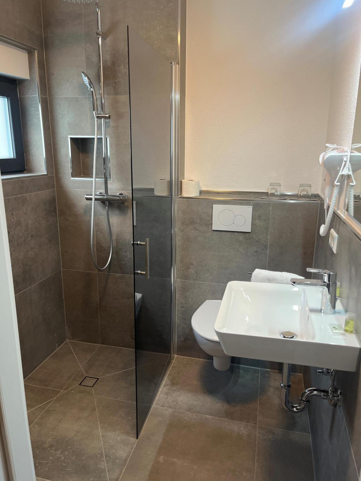 פרידריכסהאפן Hotel Seeadler מראה חיצוני תמונה